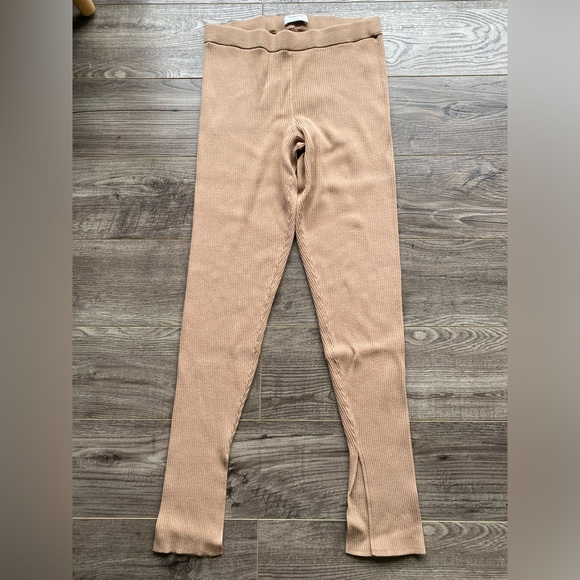 Aritzia Babaton Distill Legging camel/ tan | rubbed knit | split hem - Picture 4 of 14